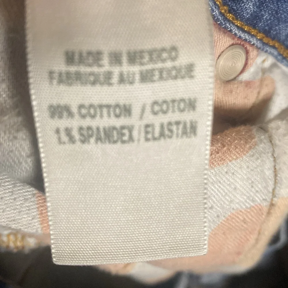 Lucky Brand Y2K straight leg jeans size 34x33 lightly distressed cotton denim